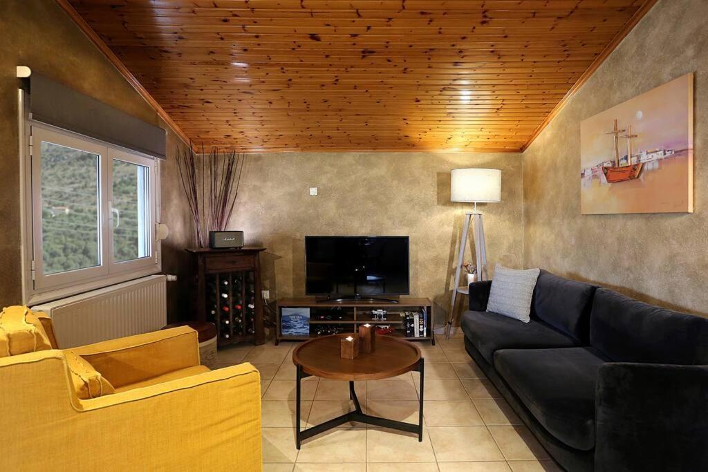 "Elegant & Quiet House" Apartment อีกูเมนิทซา ภายนอก รูปภาพ