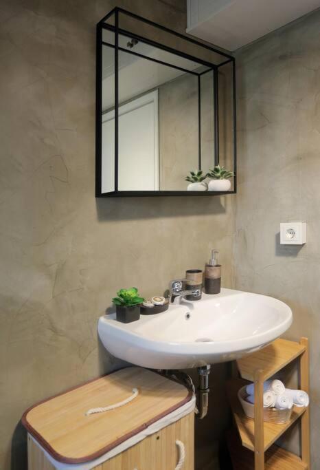"Elegant & Quiet House" Apartment อีกูเมนิทซา ภายนอก รูปภาพ